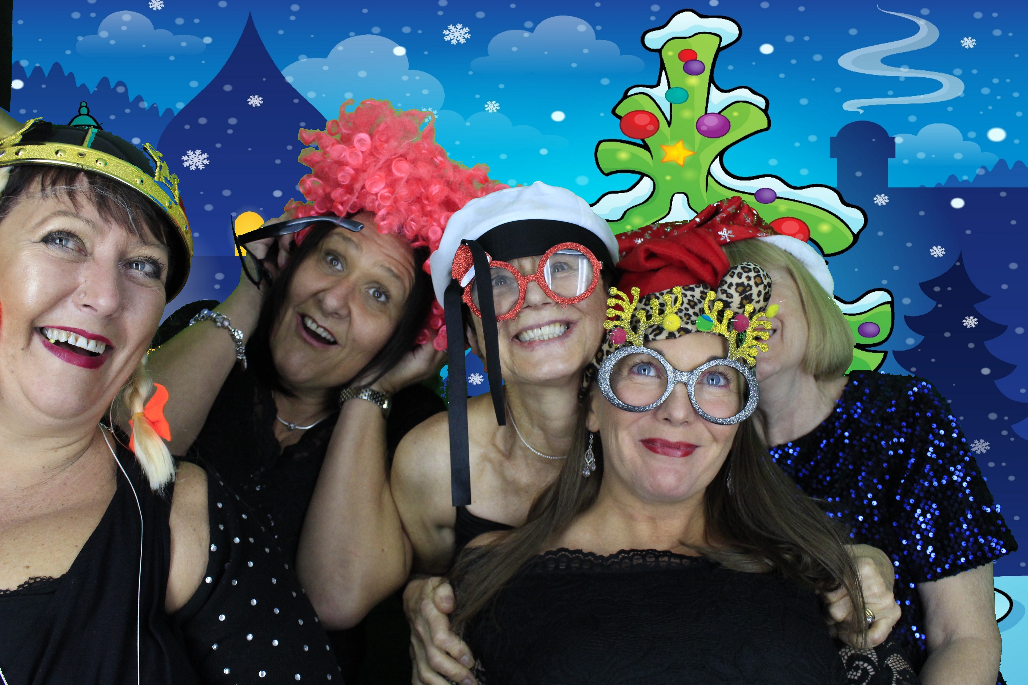 Silvermere Christmas Party  | View more photos from the event at gallery.myphotoboothexperience.co.uk/u/MyPhotoBoothExperienceLtd/Silvermere-Christmas-Party-0